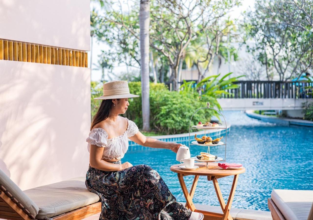Lagoon Access Suite, 1 Bedroom Suite, 1 King, Poolside view